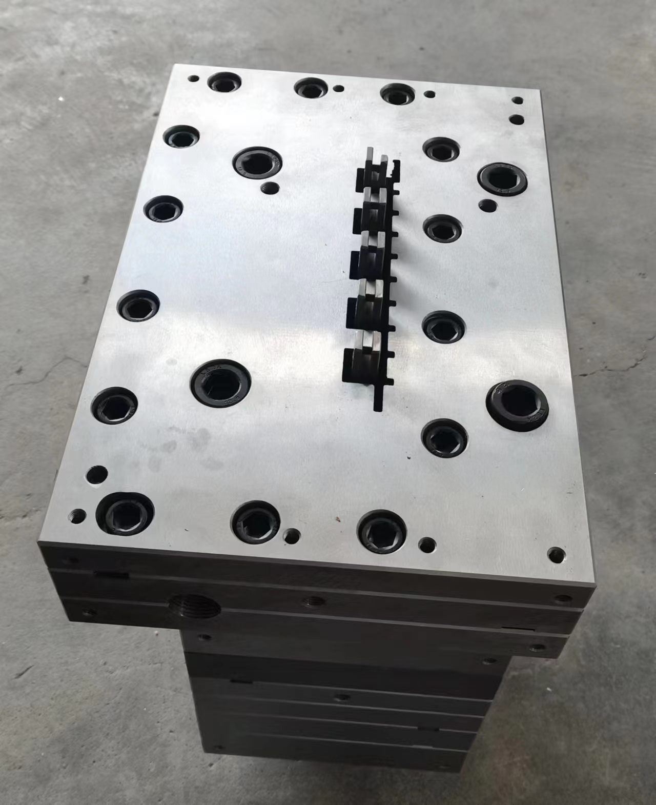 wpc coextruison mould for outdoor decking 
